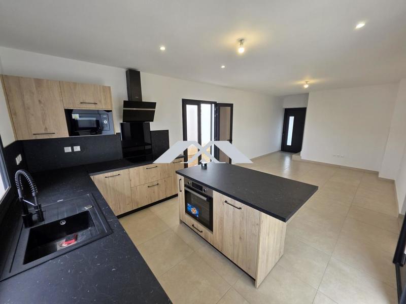 Villa - 90 m² - 4 pièces