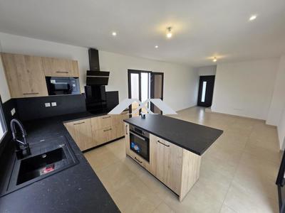 Villa - 90 m² - 4 pièces