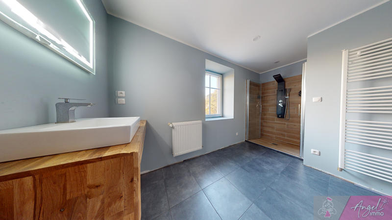 Maison de village - 250 m² - 8 pièces