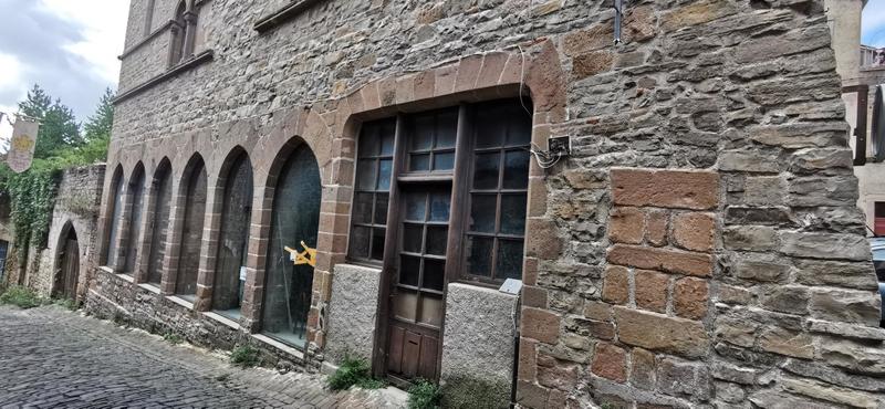 Maison de ville - 1 300 m² - 10 pièces