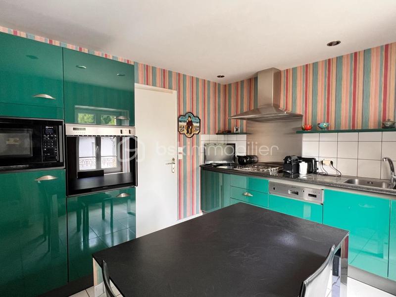 Maison - 225 m² - 8 pièces