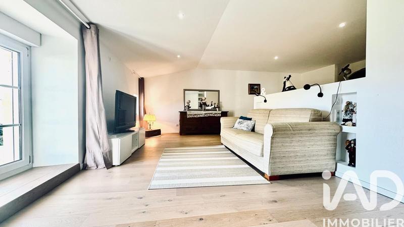 Maison - 200 m² - 6 pièces