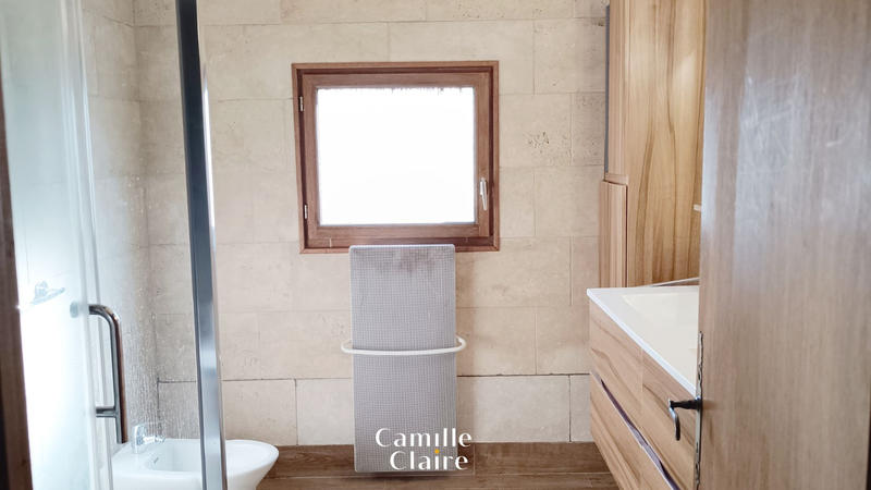 Propriété - 345 m² - 4 pièces