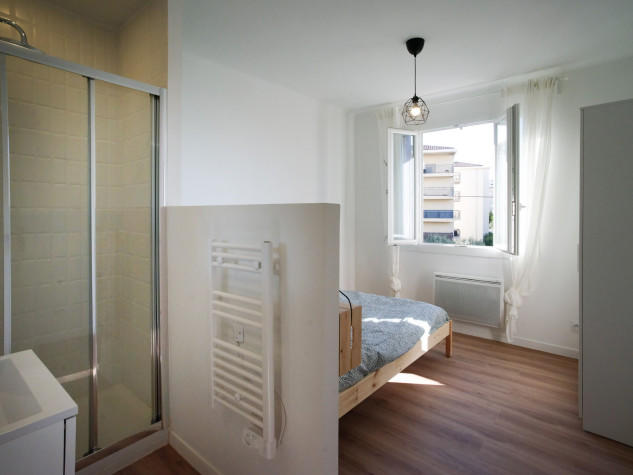 Appartement - 77 m² - 5 pièces