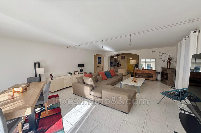 Villa - 230 m² - 7 pièces