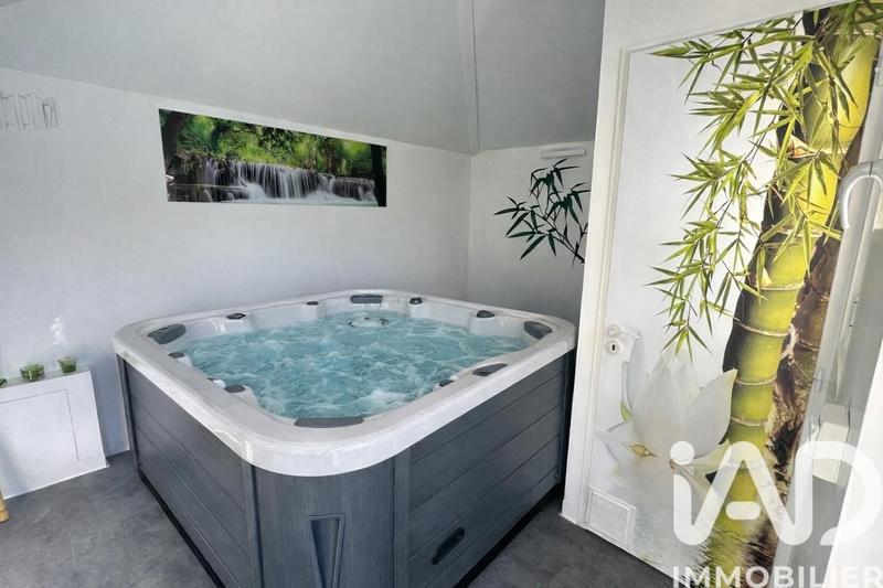 Maison - 328 m² - 6 pièces