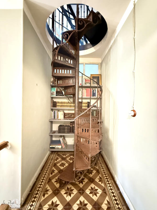 Maison - 460 m² - 10 pièces