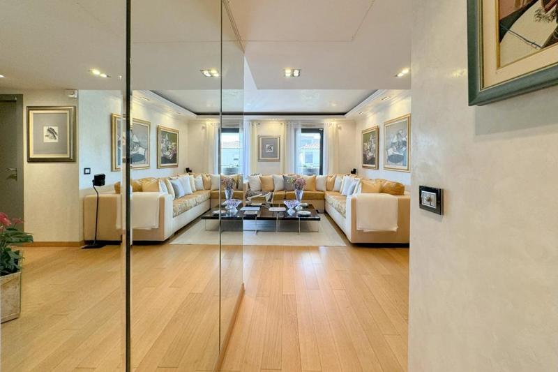 Appartement - 95 m² - 4 pièces