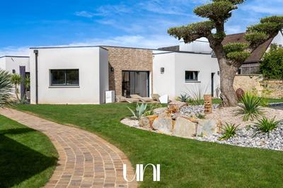 Maison - 300 m² - 7 pièces