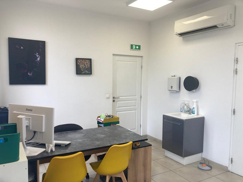 Local commercial - 73 m² - 6 pièces