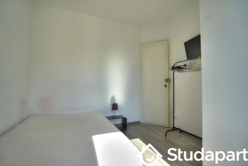 Chambre - 9 m² - 1 pièce