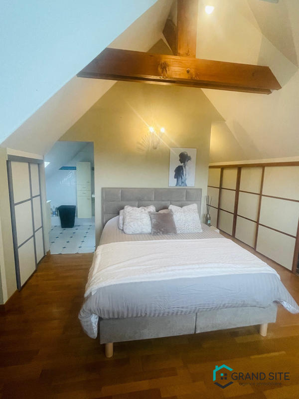 Maison - 162 m² - 6 pièces