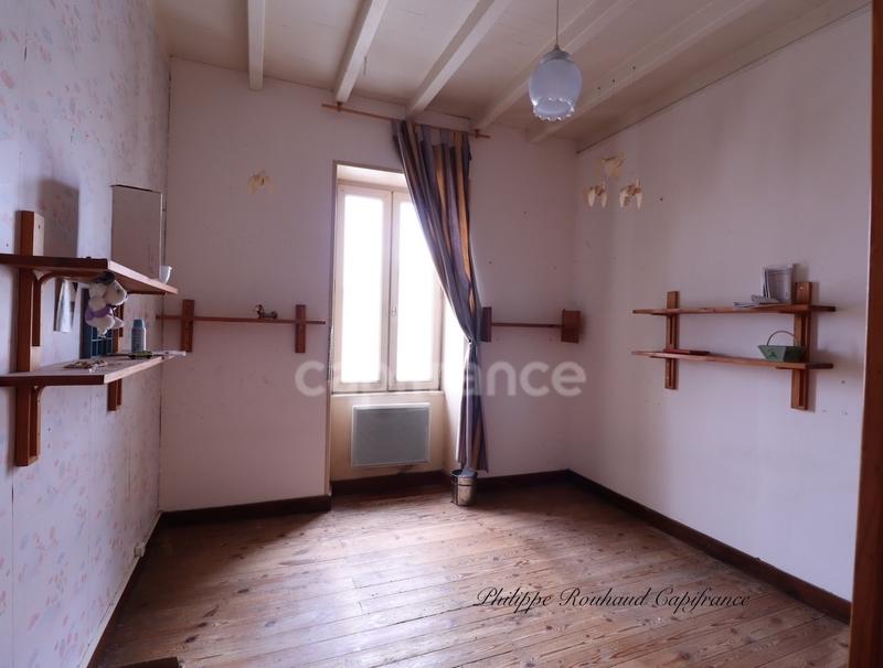 Maison - 77 m² - 7 pièces