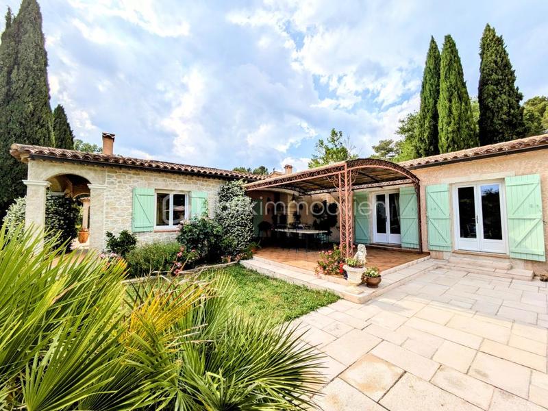 Propriété - 314 m² - 10 pièces