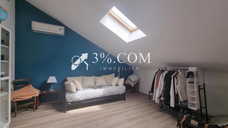 Maison - 240 m² - 8 pièces