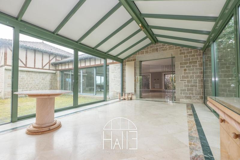 Mas - 445 m² - 10 pièces