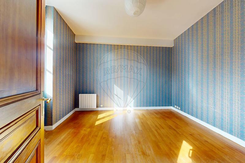 Maison - 170 m² - 8 pièces