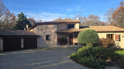 Maison - 180 m² - 6 pièces