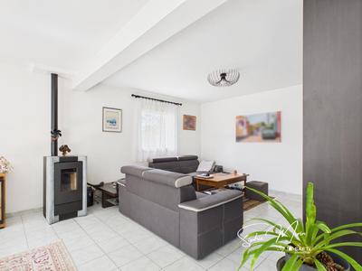 Maison - 145 m² - 9 pièces