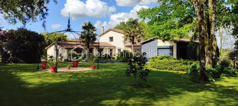 Propriété - 277 m² - 10 pièces