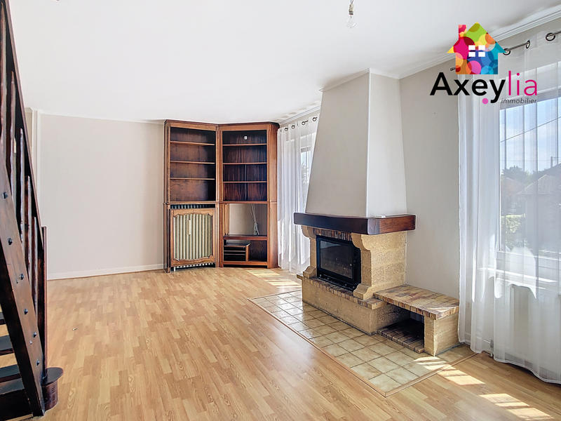 Maison - 94 m² - 8 pièces