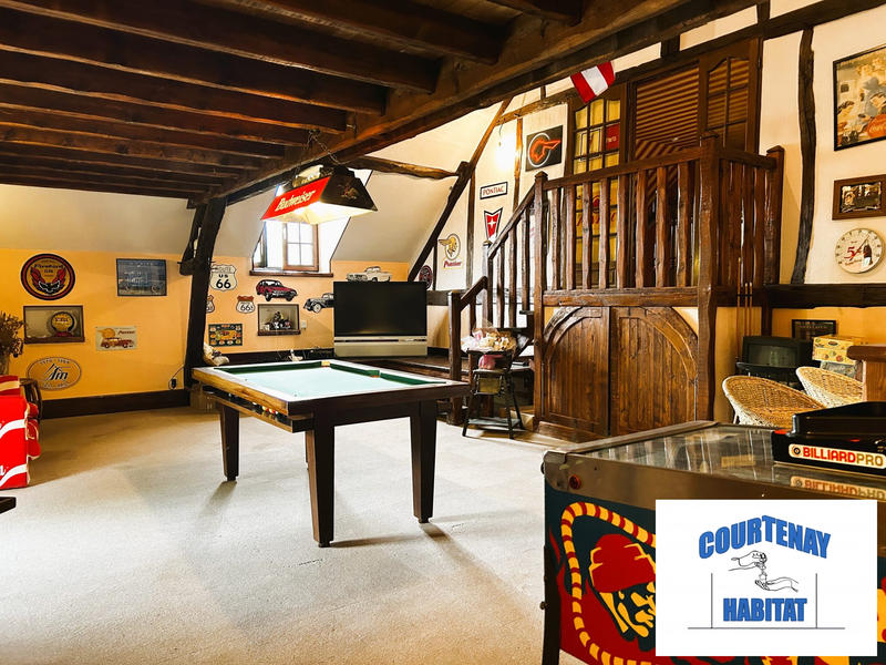 Maison traditionnelle - 280 m² - 7 pièces