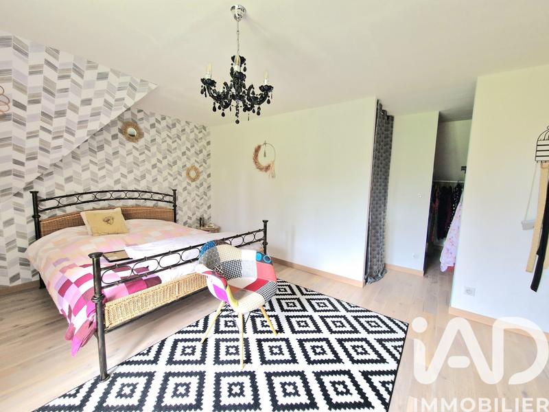 Maison - 205 m² - 6 pièces