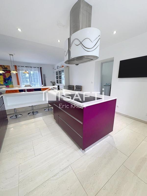 Maison - 230 m² - 7 pièces