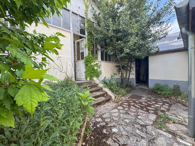 Maison - 250 m² - 5 pièces