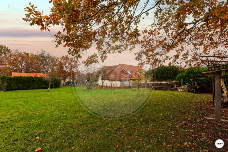 Maison - 240 m² - 9 pièces