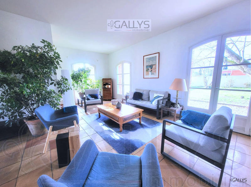 Maison traditionnelle - 158 m² - 5 pièces