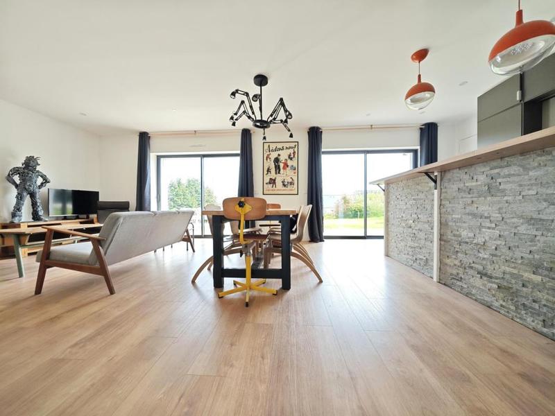 Maison - 169 m² - 6 pièces