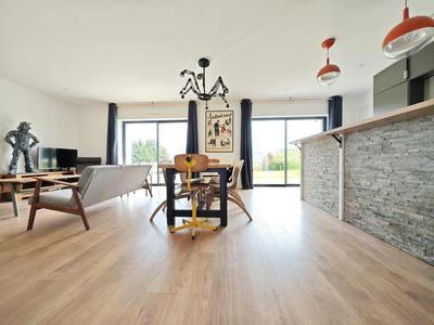 Maison - 169 m² - 6 pièces