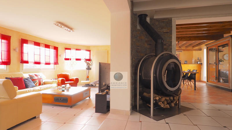 Maison - 222 m² - 9 pièces