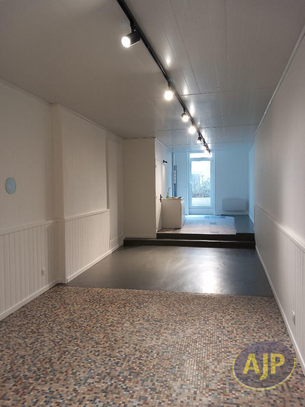 Local commercial - 44 m² - 1 pièce