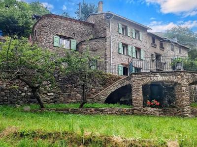 Maison - 102 m² - 4 pièces