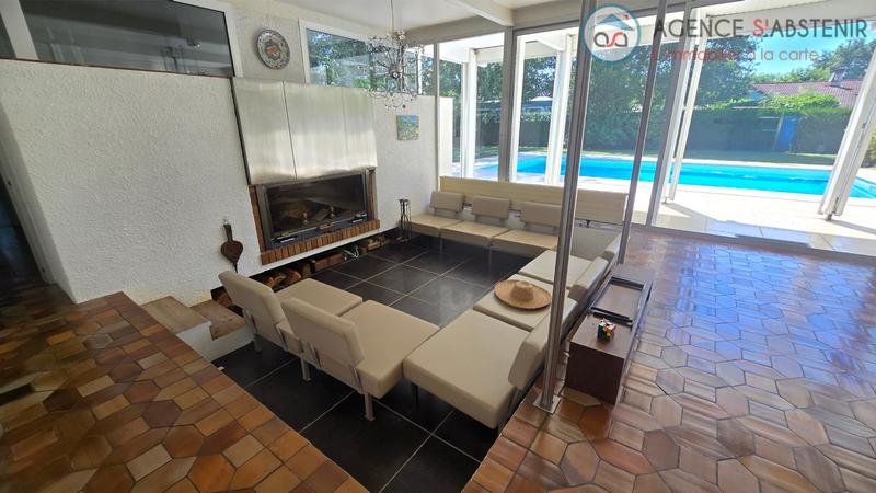 Maison - 252 m² - 7 pièces