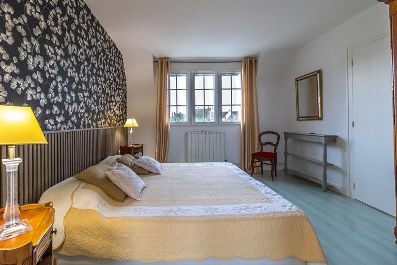 Maison - 190 m² - 8 pièces