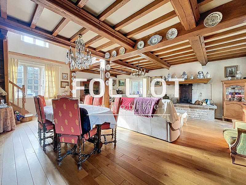 Maison - 276 m² - 7 pièces