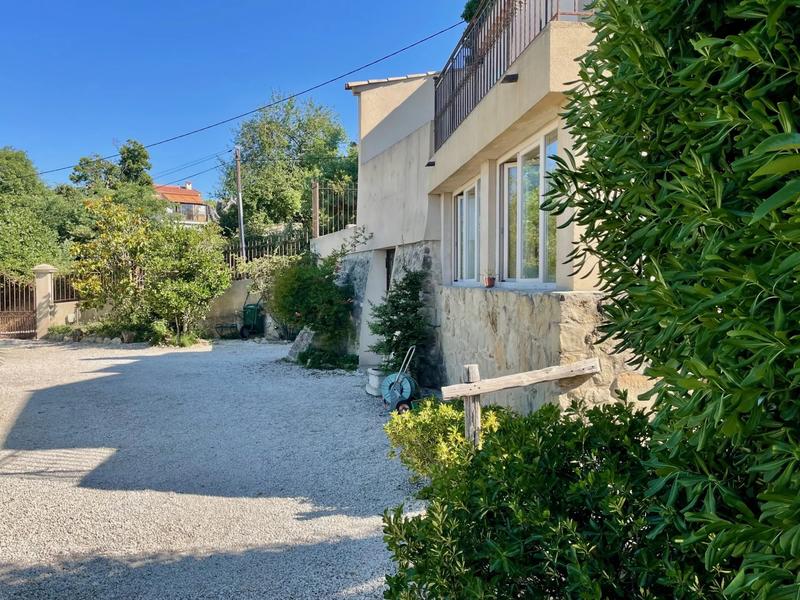 Villa - 100 m² - 4 pièces