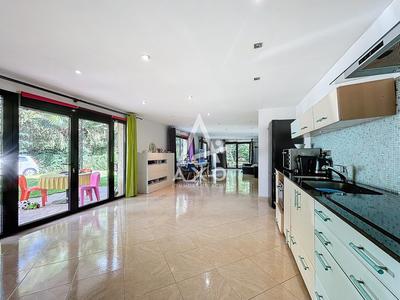 Maison - 122 m² - 4 pièces