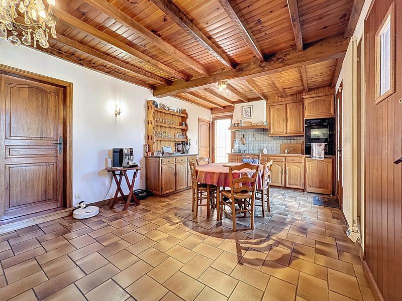 Maison traditionnelle - 228 m² - 7 pièces
