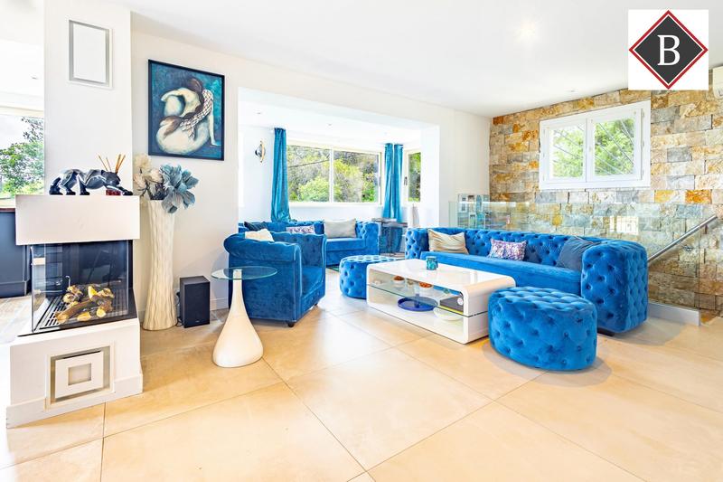 Maison - 227 m² - 5 pièces