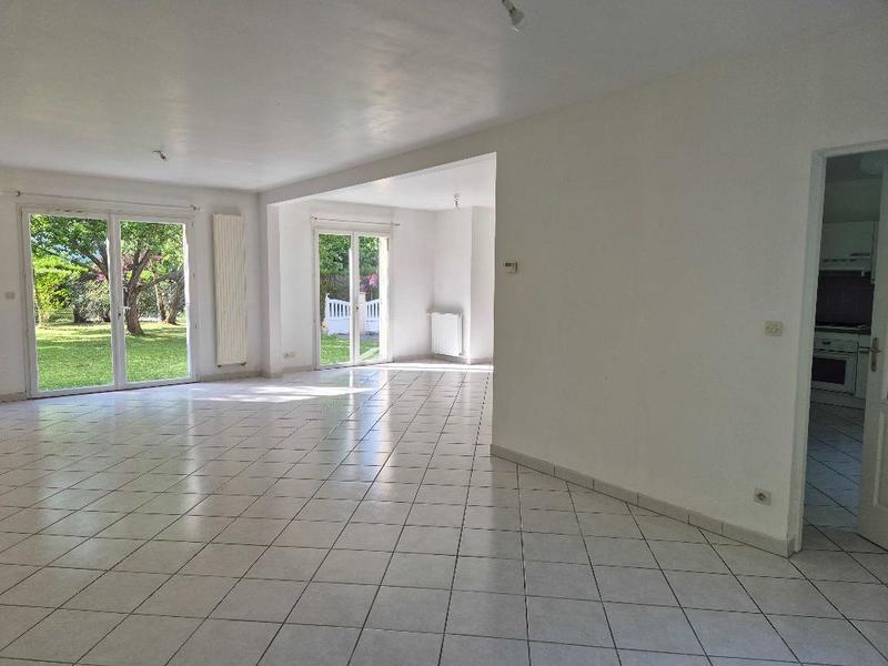 Maison - 210 m² - 8 pièces