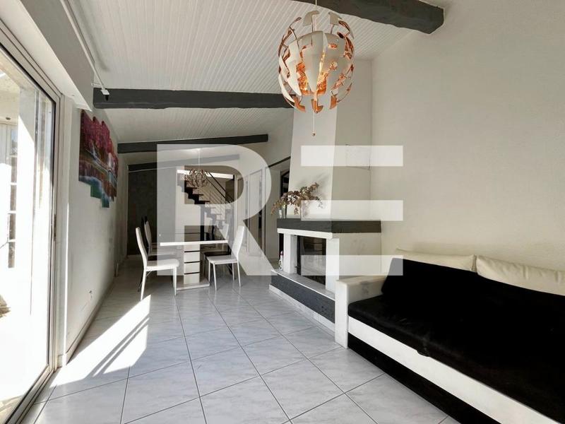 Villa - 170 m² - 6 pièces