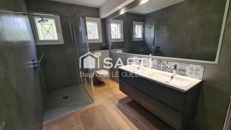 Villa - 348 m² - 6 pièces