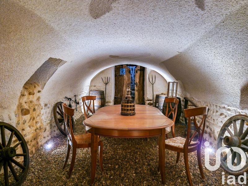 Maison - 220 m² - 9 pièces