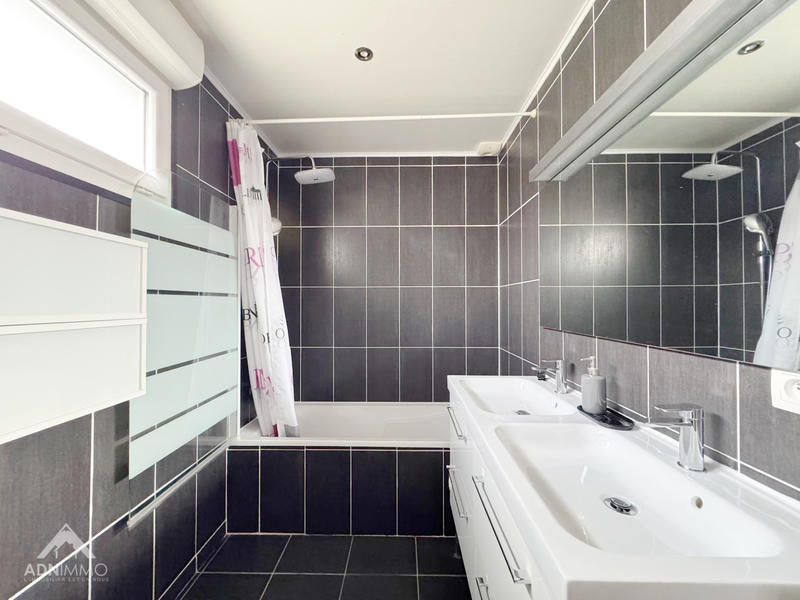 Maison - 131 m² - 5 pièces