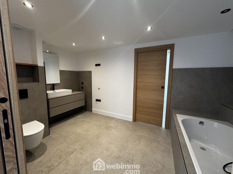 Appartement - 132 m² - 4 pièces