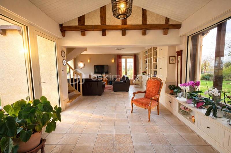 Maison - 209 m² - 7 pièces